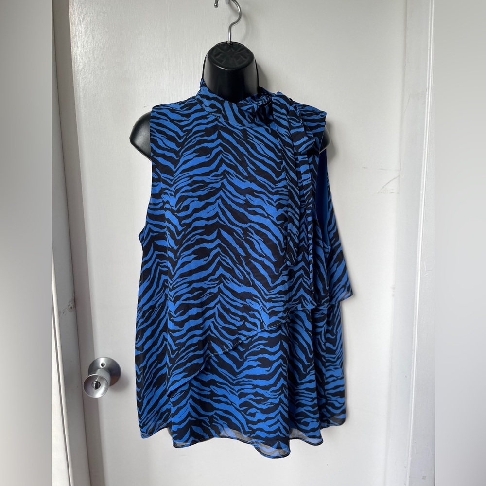 Vince Camuto Blue Animal Print Tie Neck Blouse size L - Picture 6 of 14